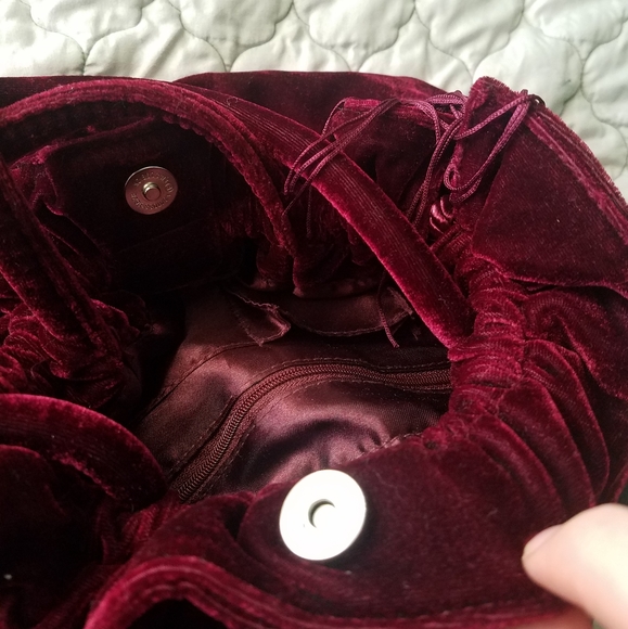 •SOLD• Velvet purse - Picture 2 of 4